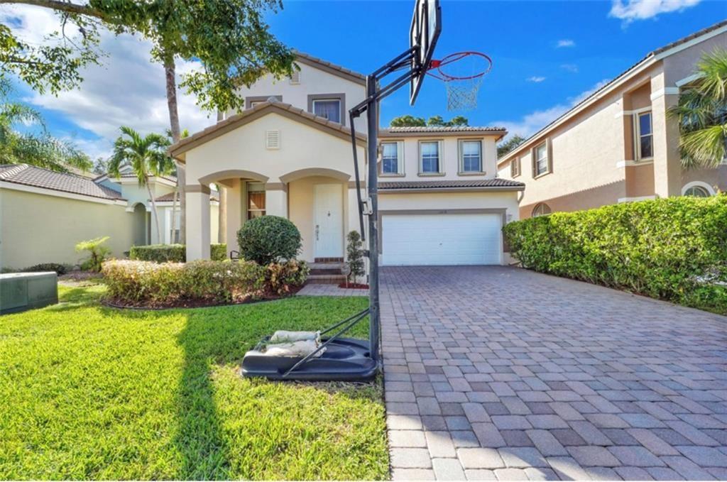 1270 W Magnolia Cir