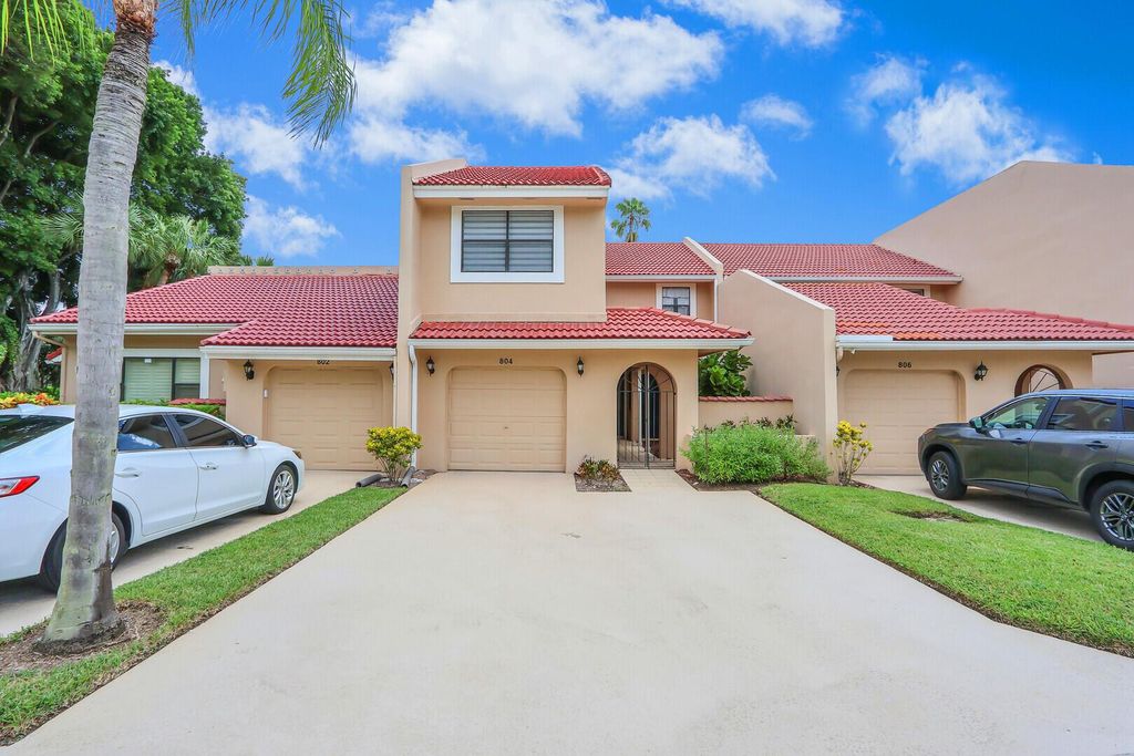 Photo of 804 Windermere Way, Palm Beach Gardens, FL 33418 (MLS # R10986260)