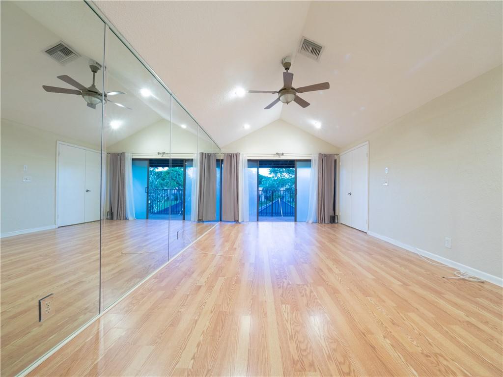 L AMBIANCE - Residential