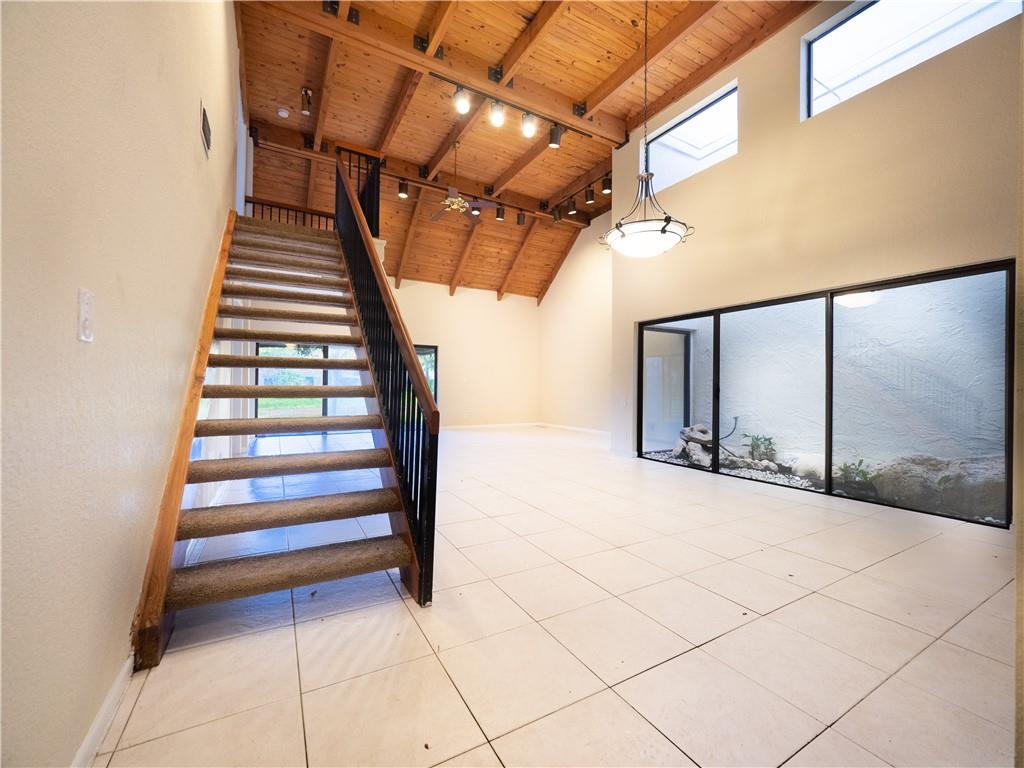 L AMBIANCE - Residential