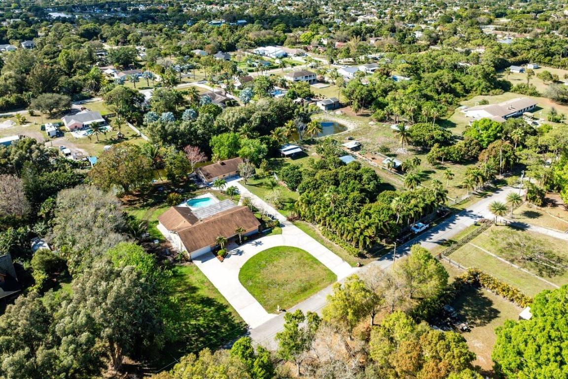 PALM BEACH FARMS CO 3 - Residential Lease