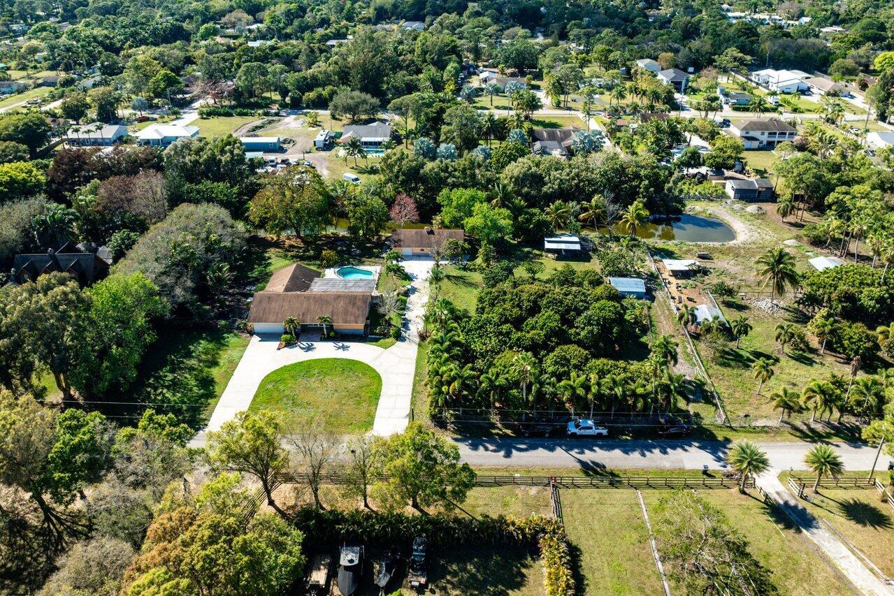 PALM BEACH FARMS CO 3 - Residential Lease