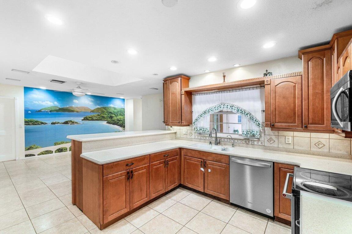 PALM BEACH FARMS CO 3 - Residential Lease