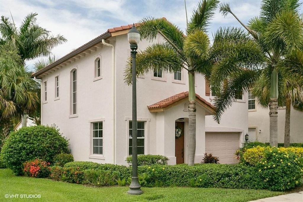 Photo of 601 Moondancer Ct, Palm Beach Gardens, FL 33410 (MLS # R10892416)