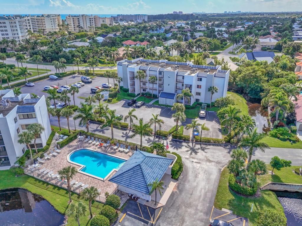 Photo of 1605 S Us Highway 1 #F204, Jupiter, FL 33477 (MLS # R11137112)