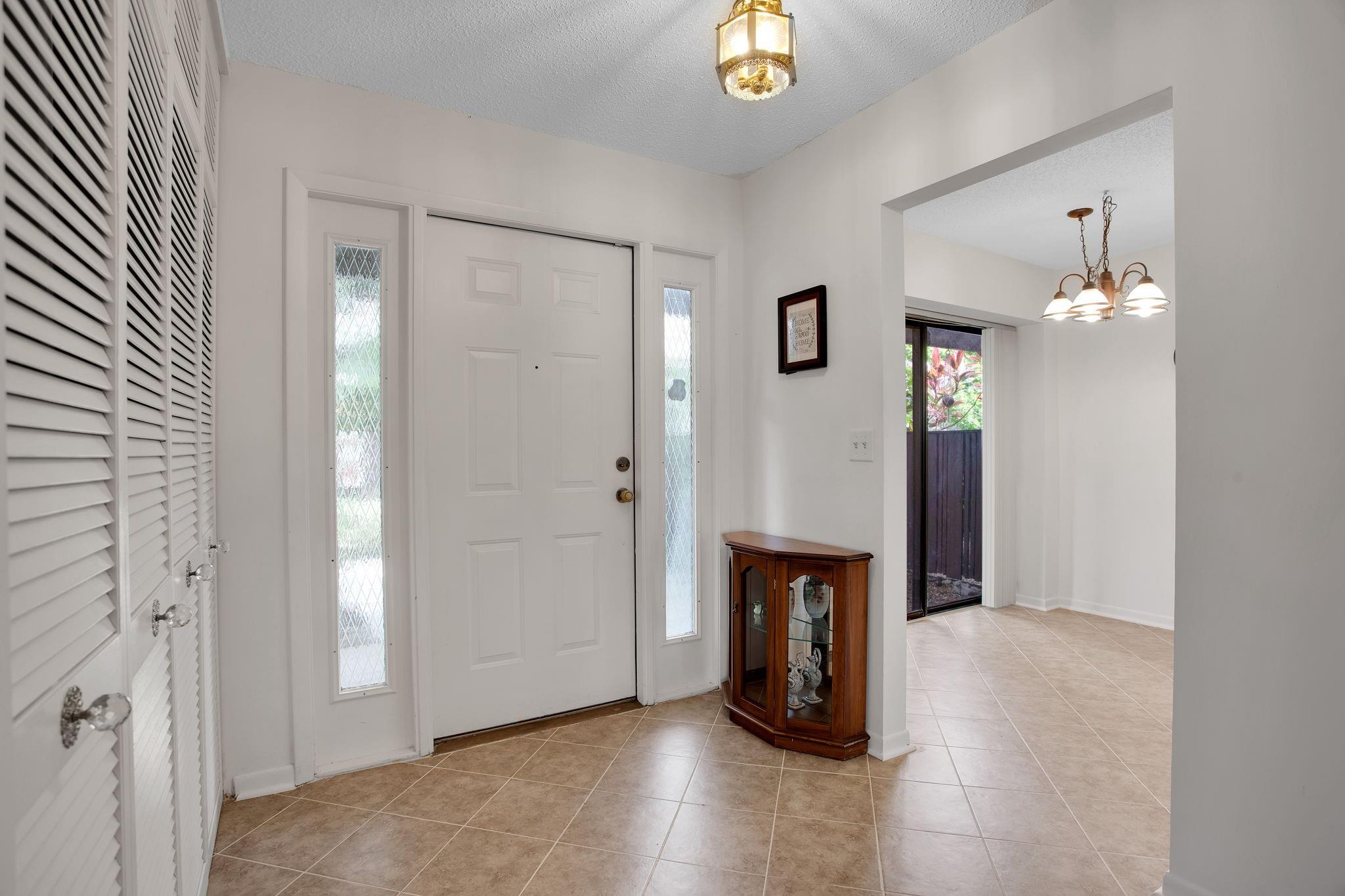 2556 Carambola Cir 1843