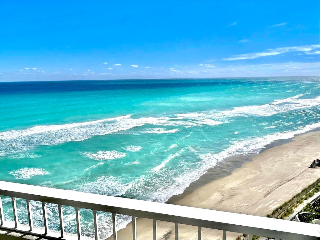 WATER GLADES CONDO - Residential