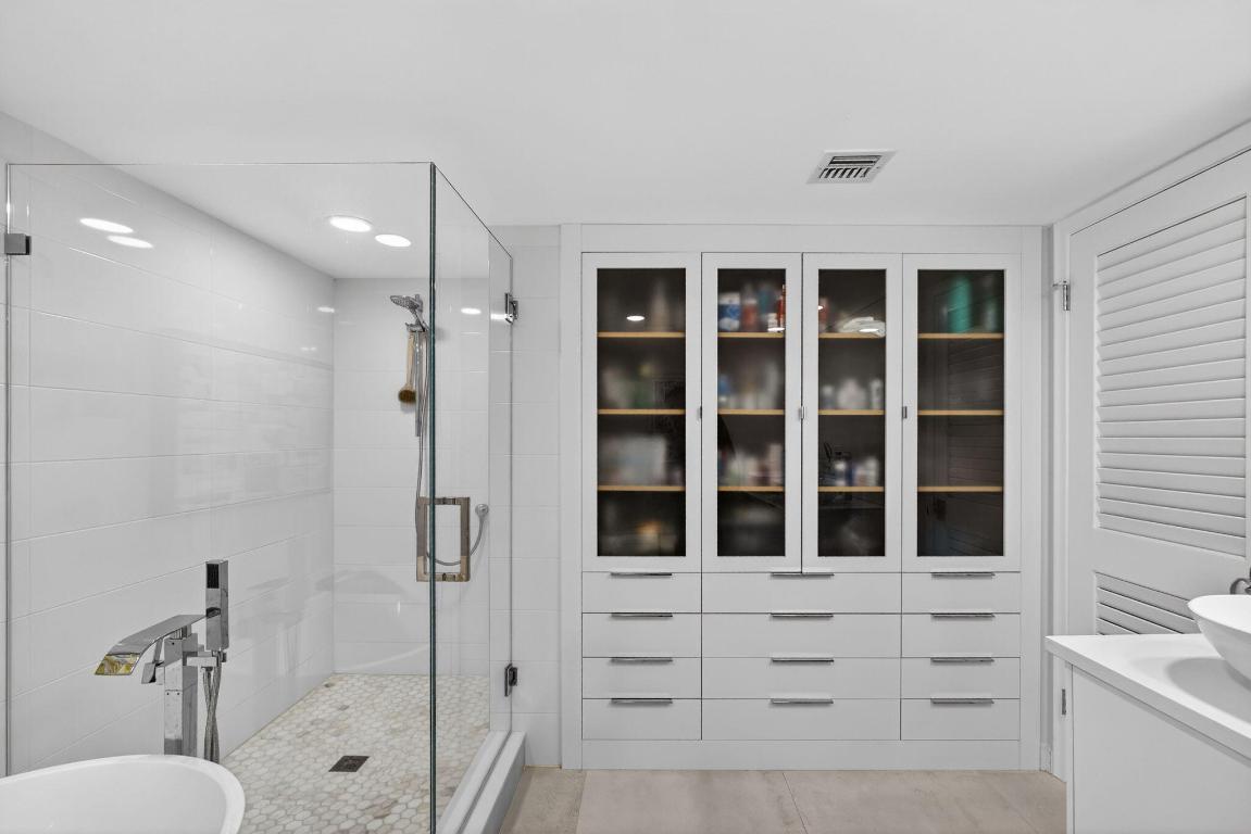 WATER GLADES CONDO - Residential