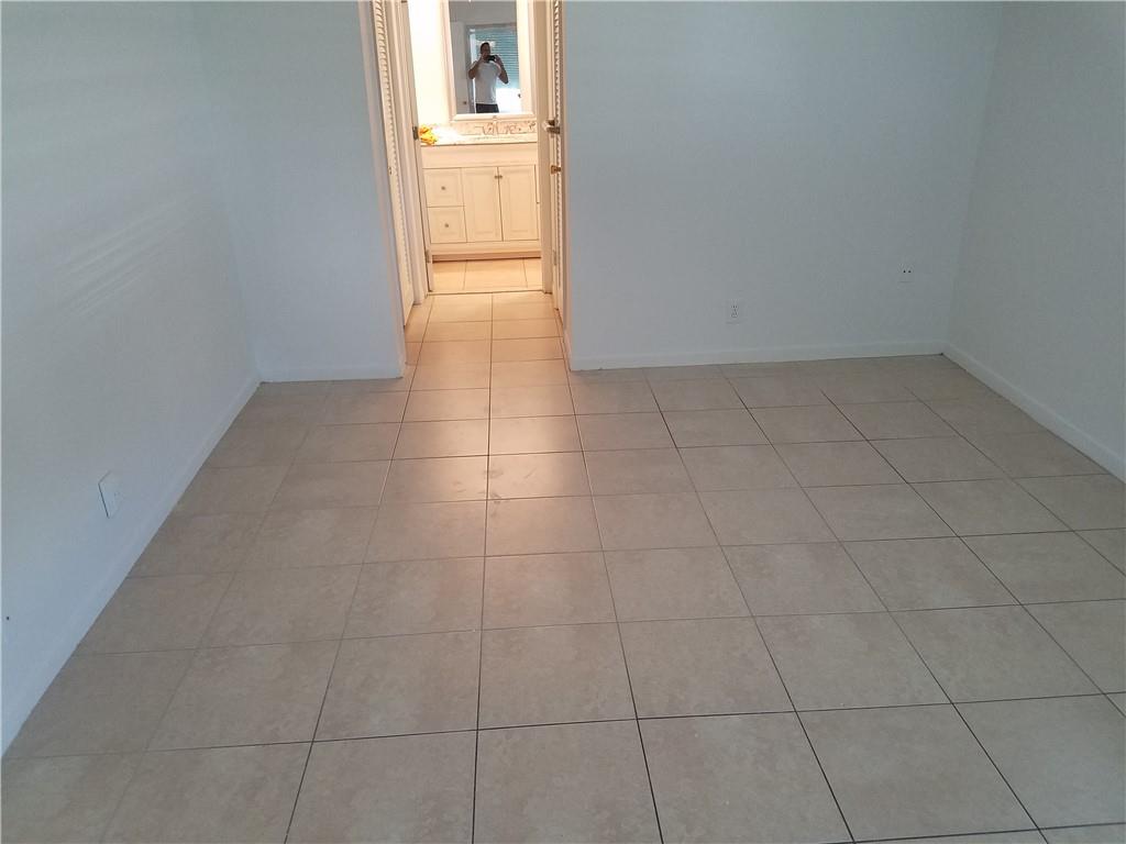 Paradise Gardens Sec 4 76 - Residential