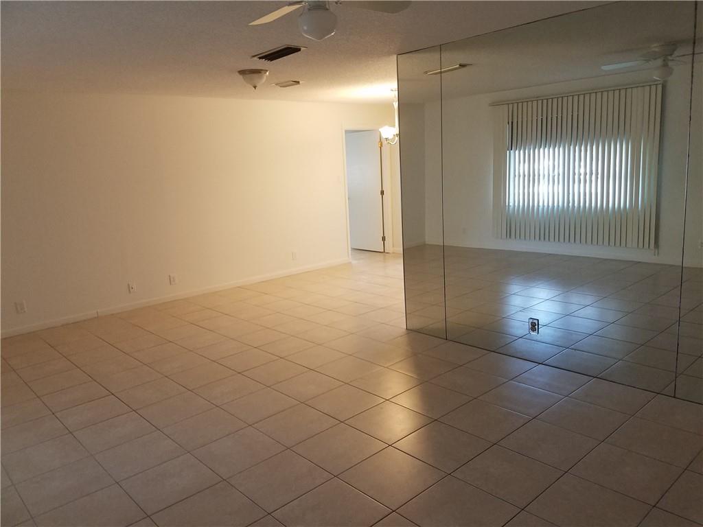 Paradise Gardens Sec 4 76 - Residential