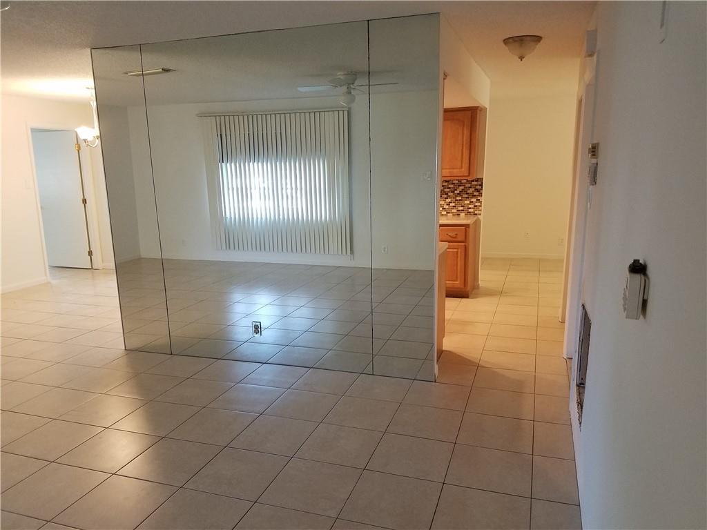 Paradise Gardens Sec 4 76 - Residential