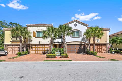 Featured picture for the property R10979336