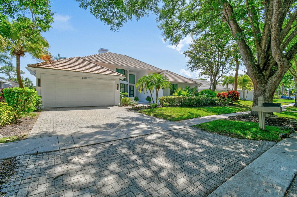 Photo of 6079 Winding Lake Drive, Jupiter, FL 33458 (MLS # R11077845)