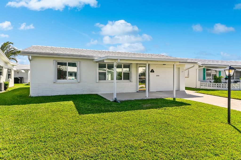 Photo of 2082 SW 13th Ter Terrace, Boynton Beach, FL 33426 (MLS # R10753810)