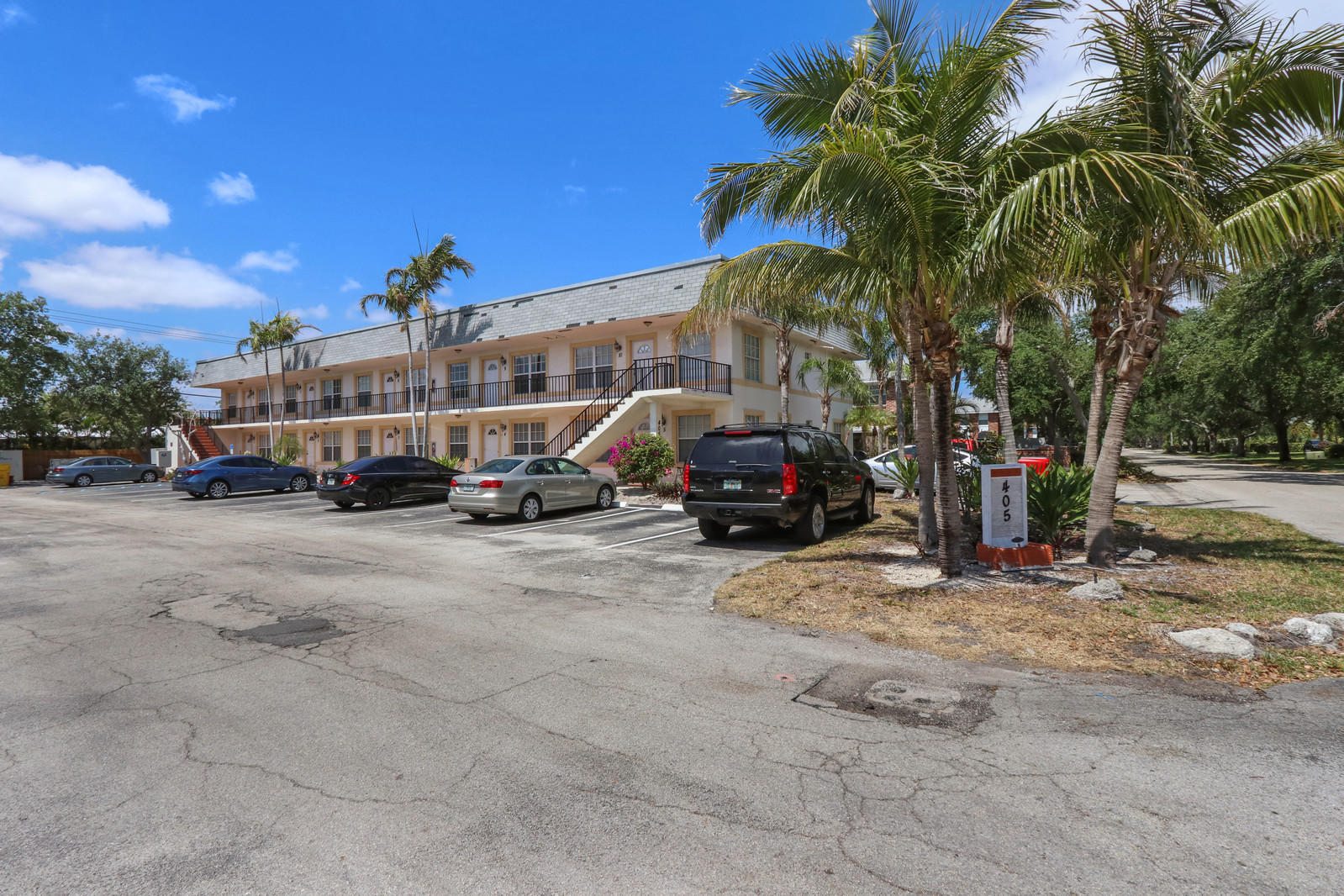 ALMONT VILLAS CONDO - Residential Lease