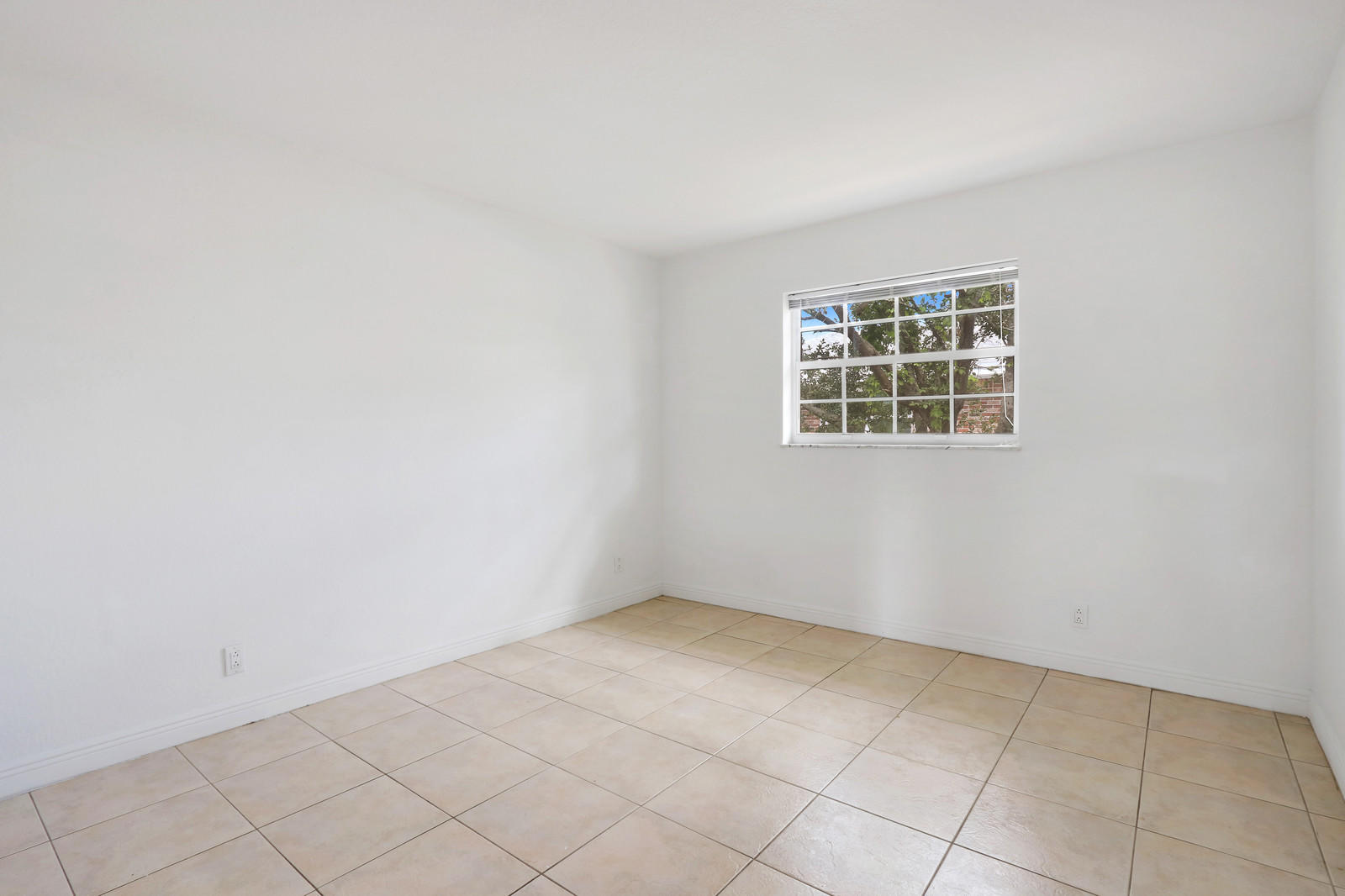 ALMONT VILLAS CONDO - Residential Lease