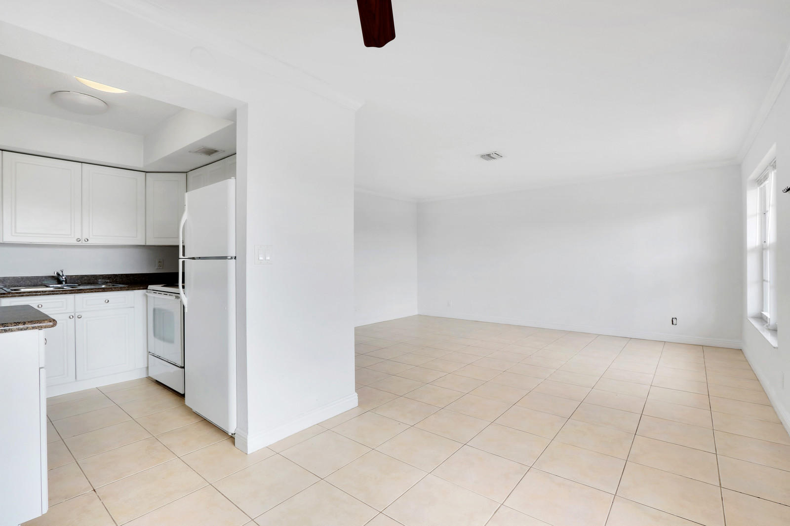 ALMONT VILLAS CONDO - Residential Lease