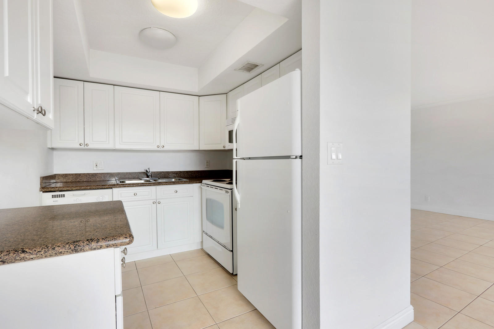 ALMONT VILLAS CONDO - Residential Lease