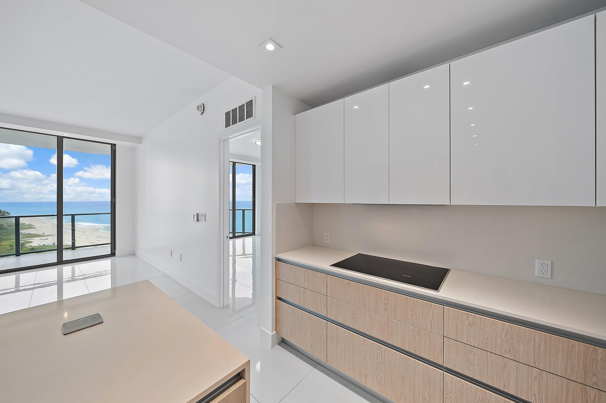 3100 Ocean Drive N H1502