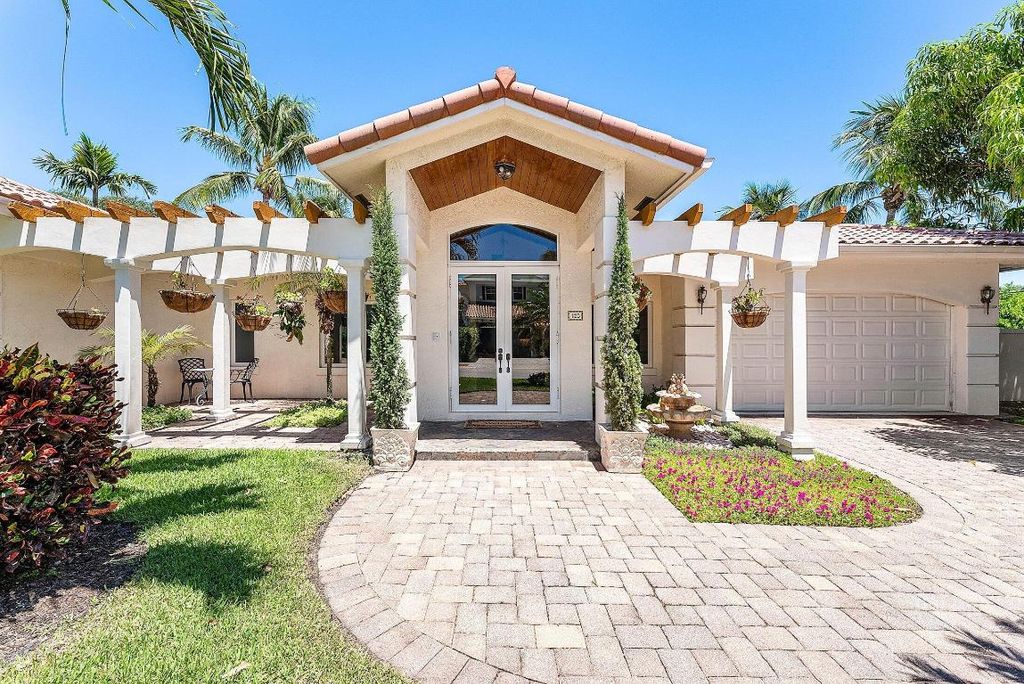 Photo of 125 NE 10th Street, Delray Beach, FL 33444 (MLS # R11117269)
