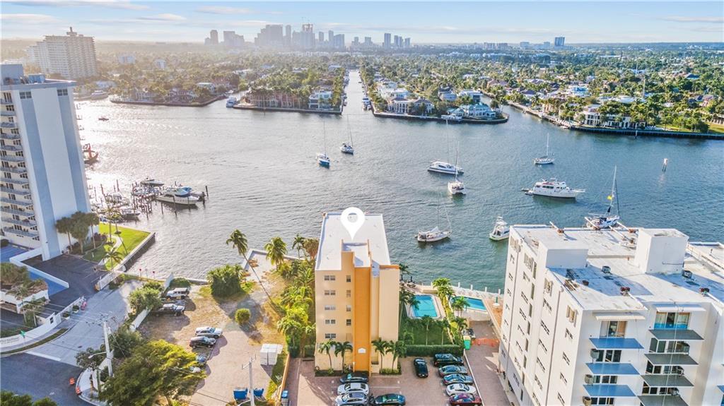 Harbor House East - Residential