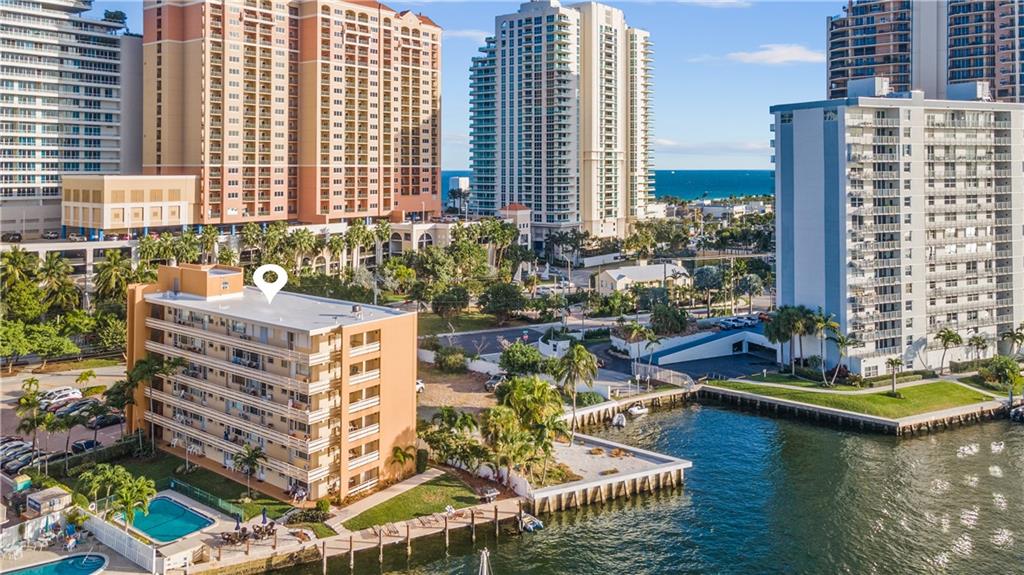 Harbor House East - Residential