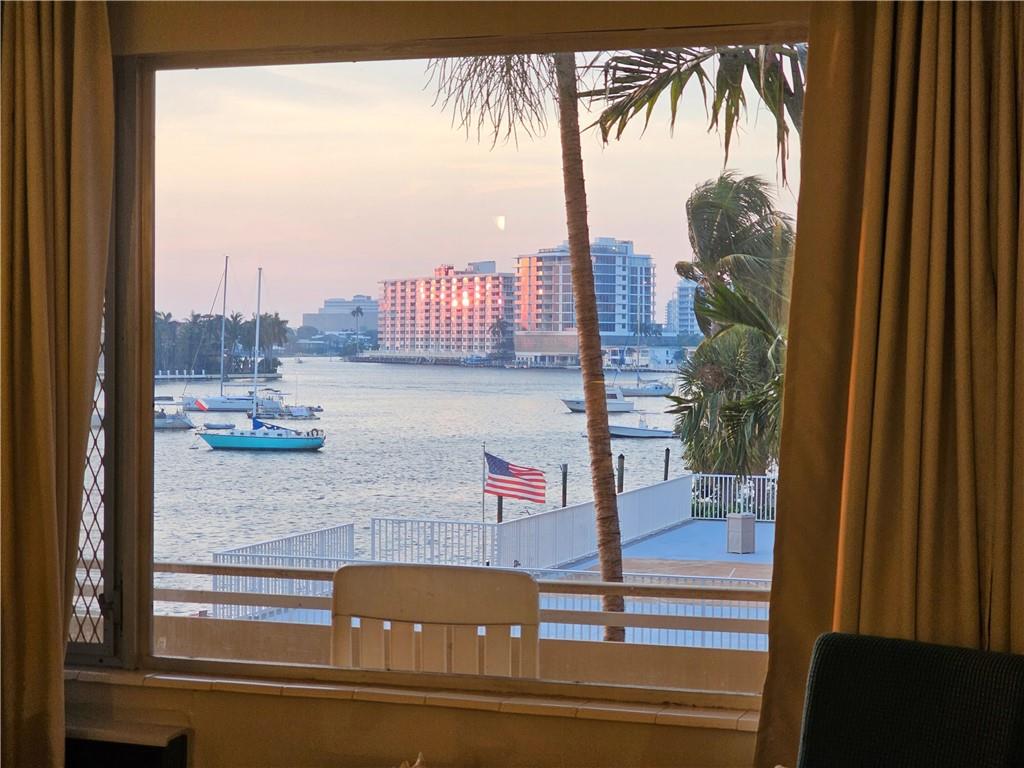 Harbor House East - Residential