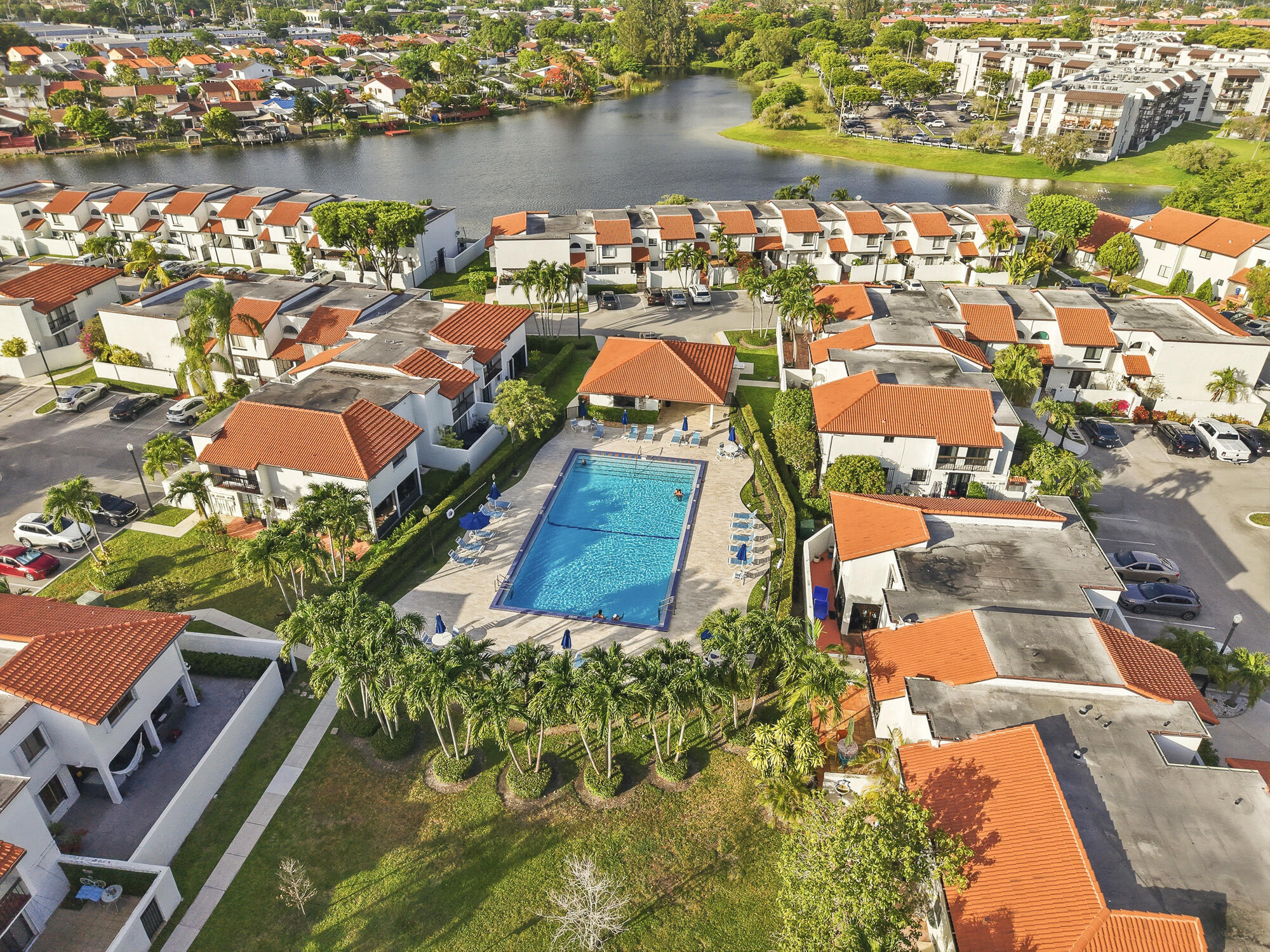 VILLA VENEZIA CONDO PH VI - Residential