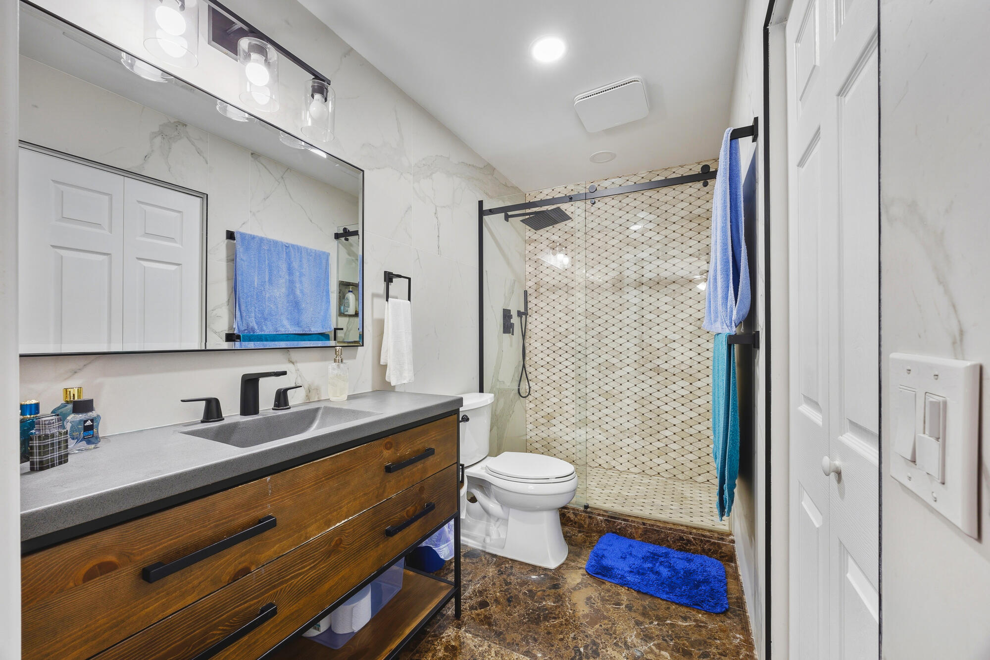 VILLA VENEZIA CONDO PH VI - Residential