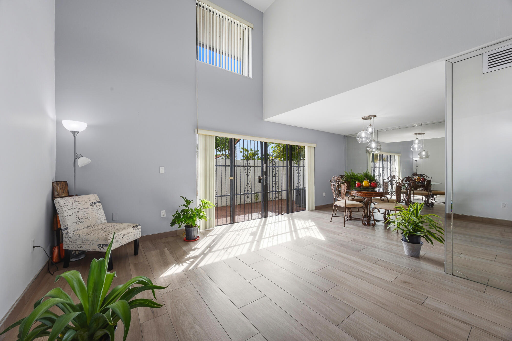 VILLA VENEZIA CONDO PH VI - Residential