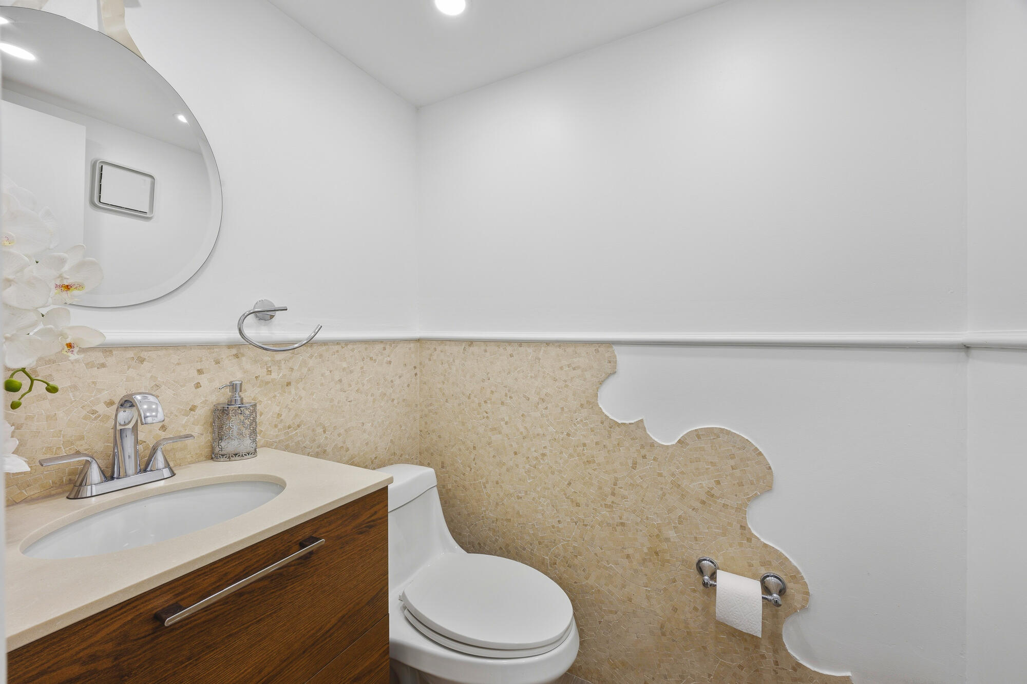VILLA VENEZIA CONDO PH VI - Residential