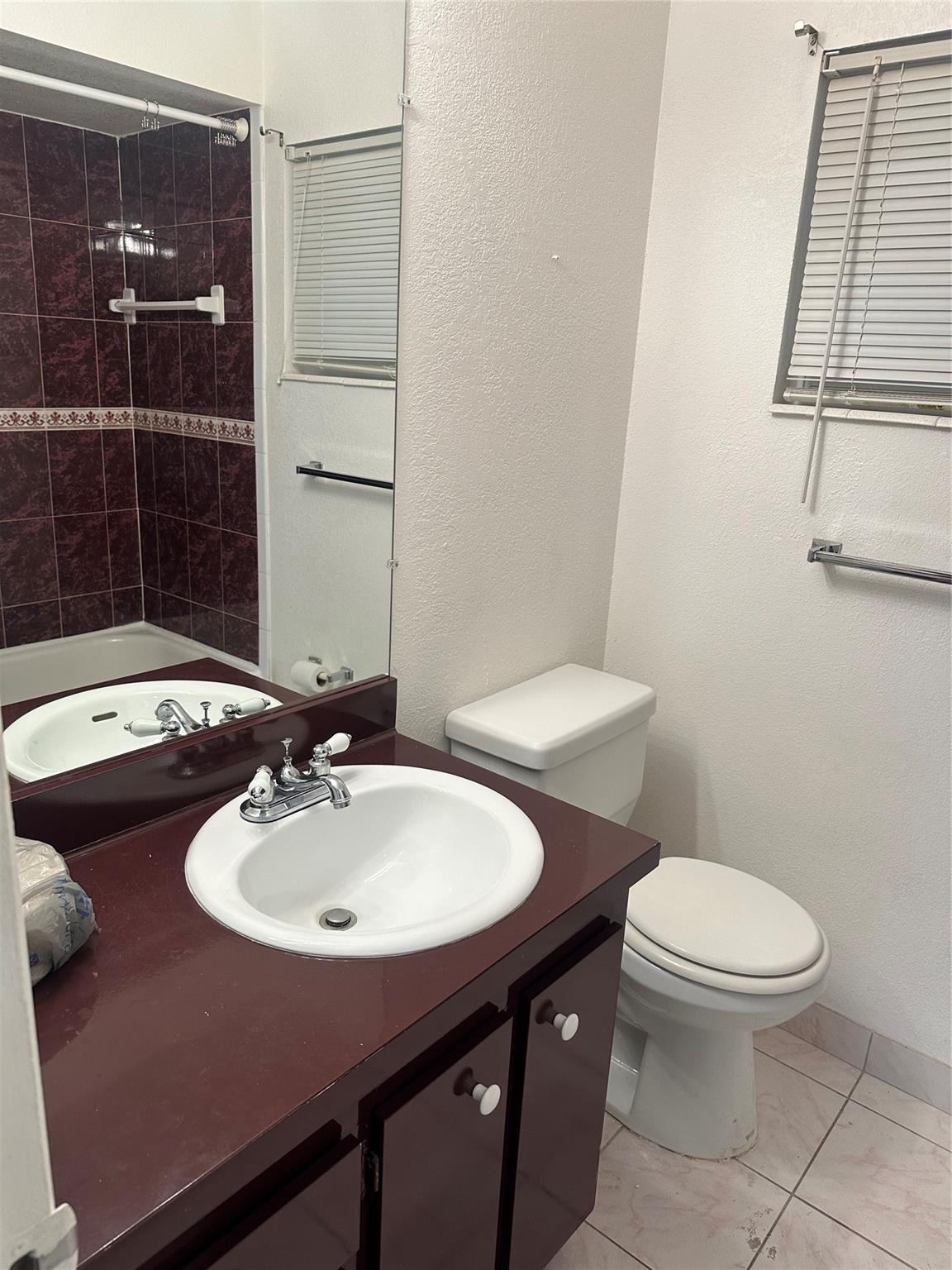 LAUDERDALE OAKS CONDO XIX - Residential