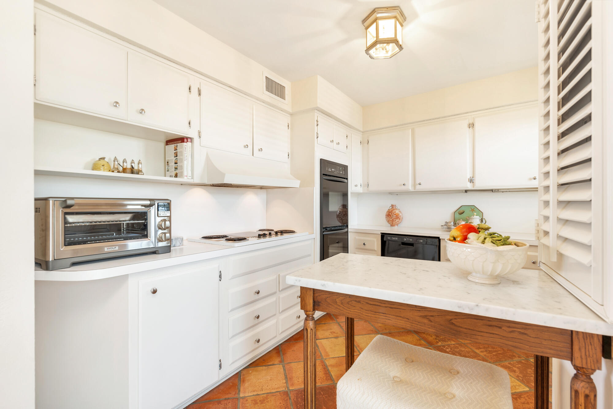 THREE EIGHTY NINE CORP LESSEE - Residential