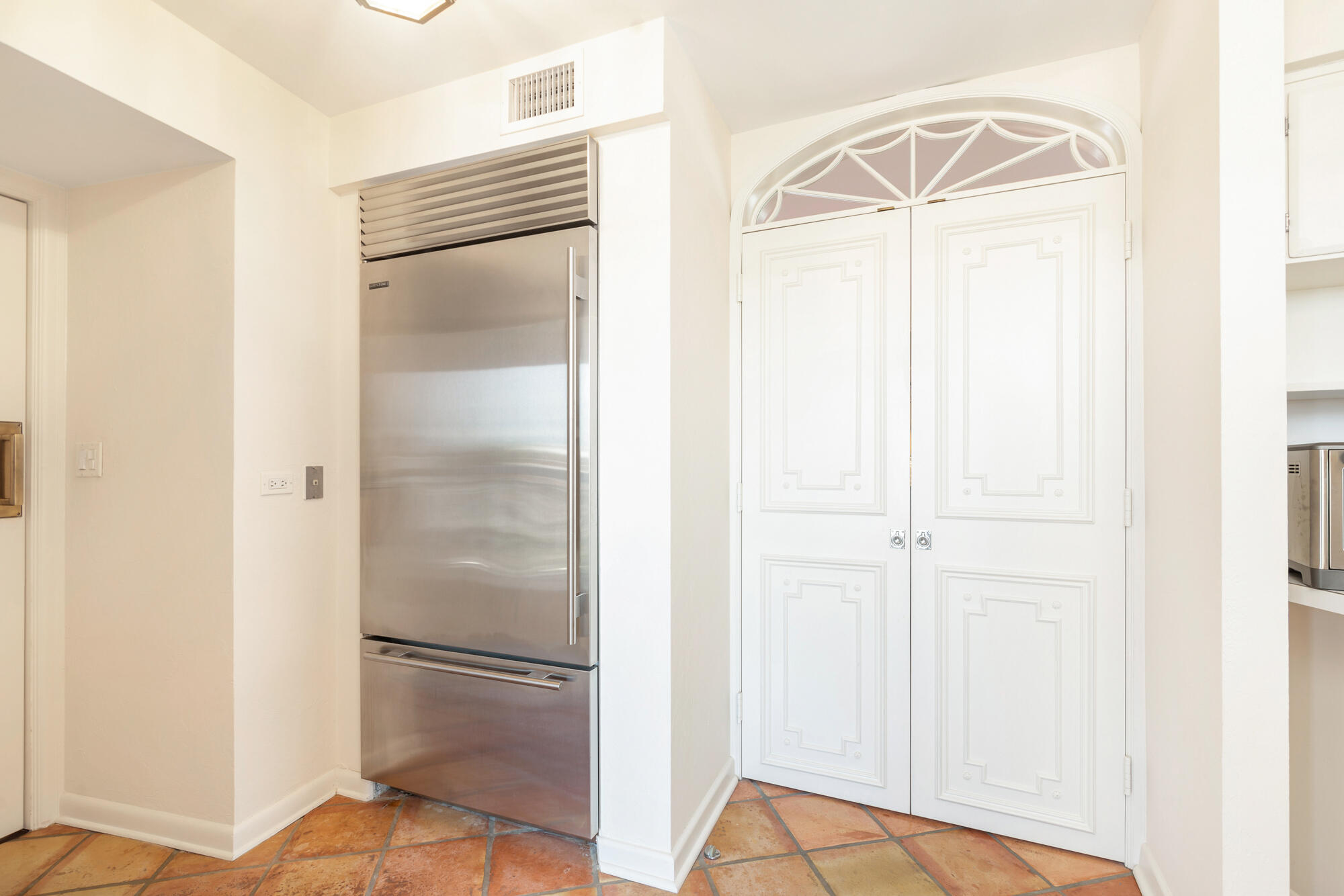 THREE EIGHTY NINE CORP LESSEE - Residential