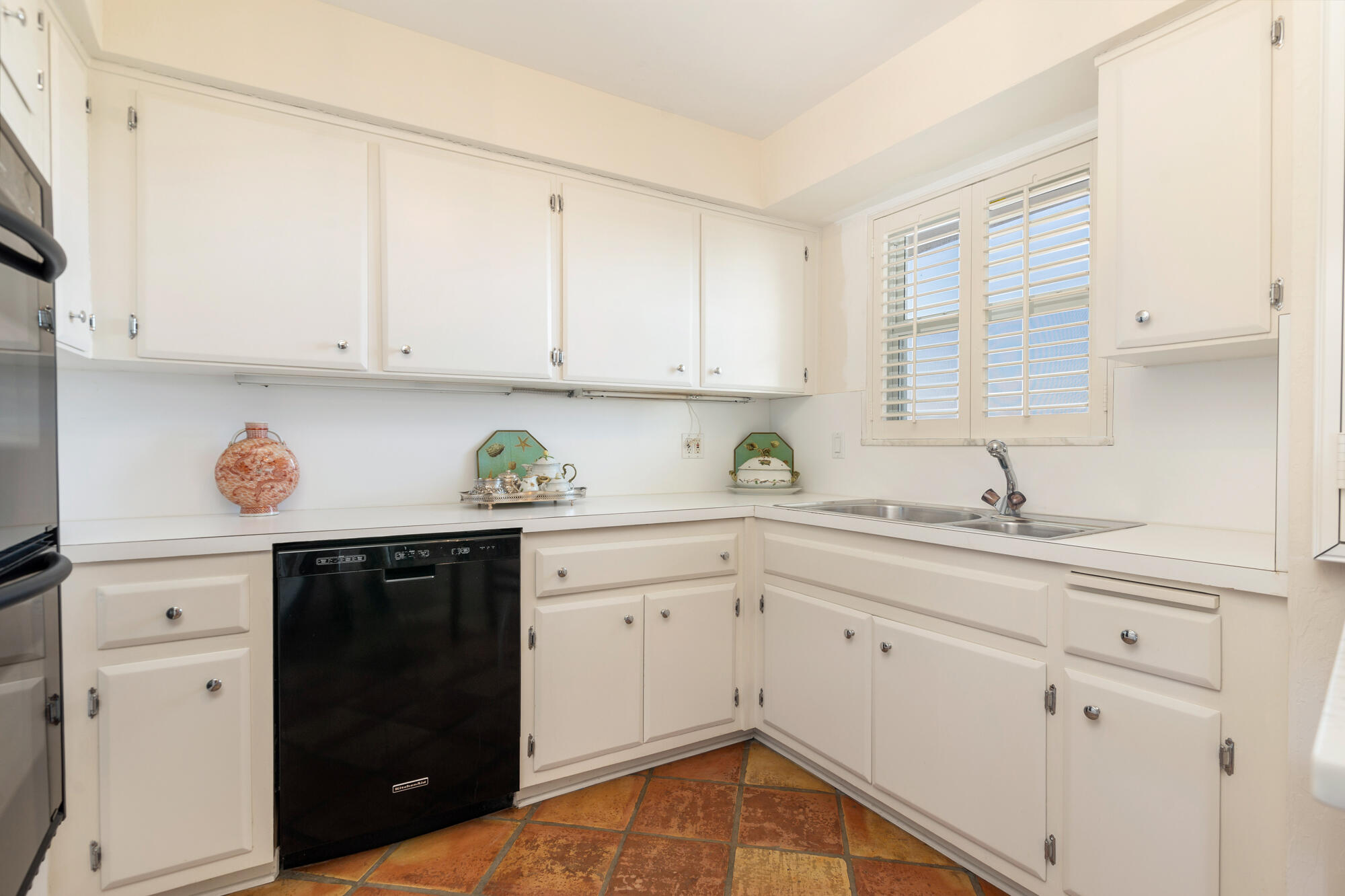 THREE EIGHTY NINE CORP LESSEE - Residential