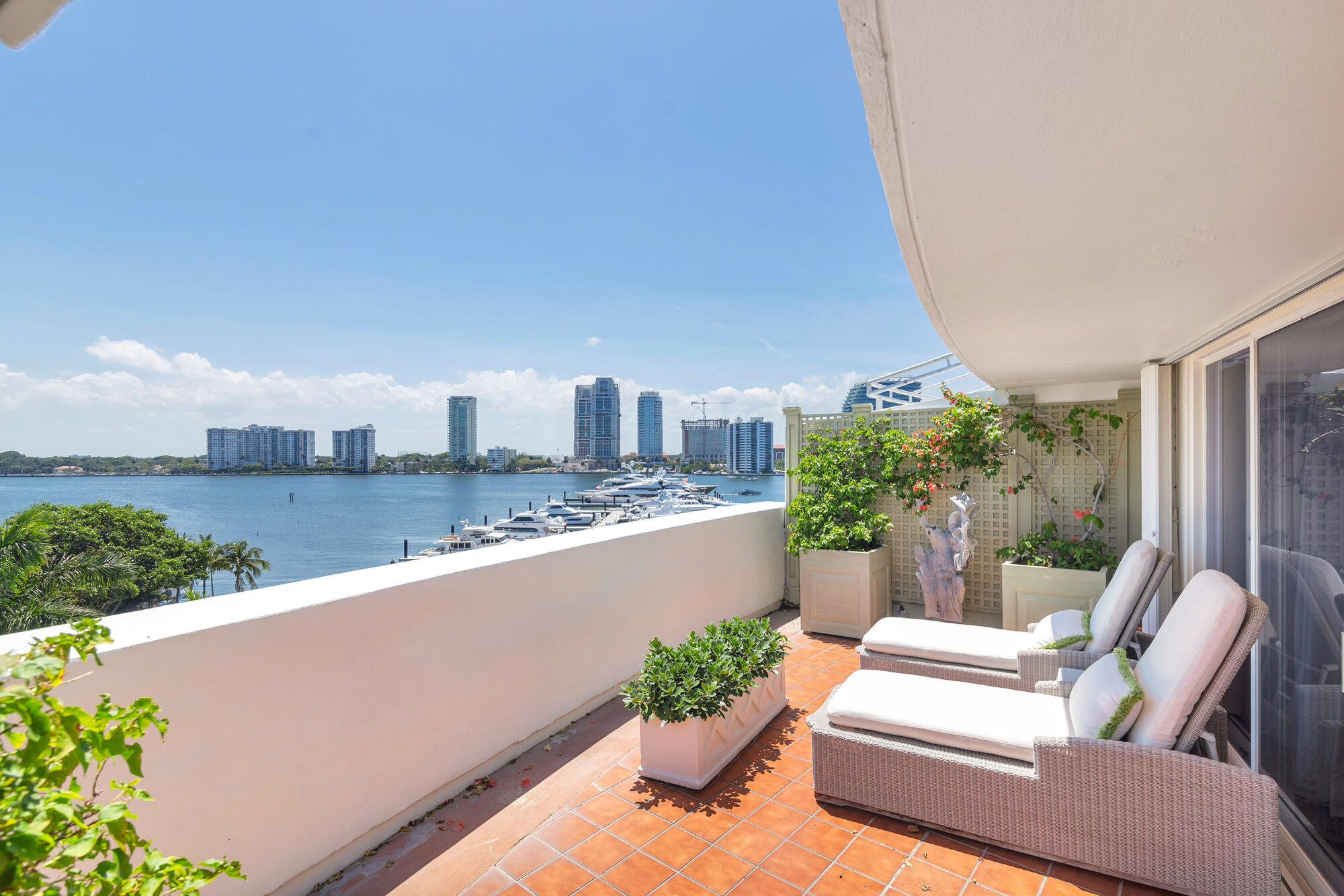 THREE EIGHTY NINE CORP LESSEE - Residential