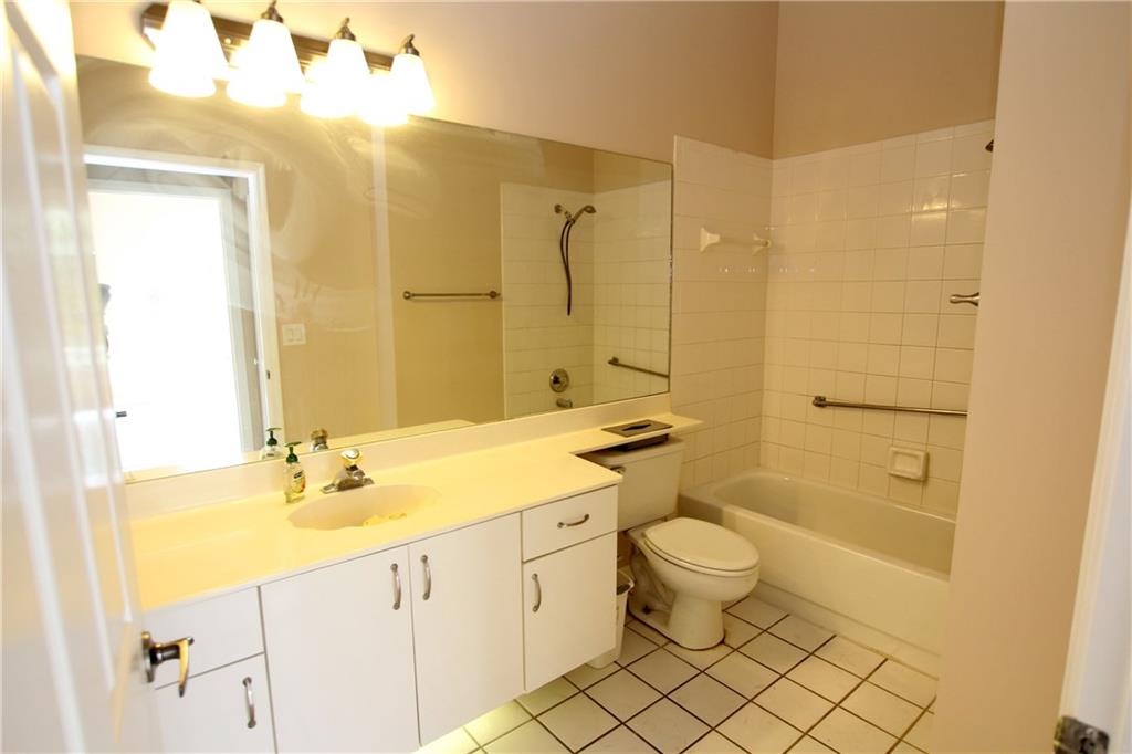 KINGS POINT - Residential