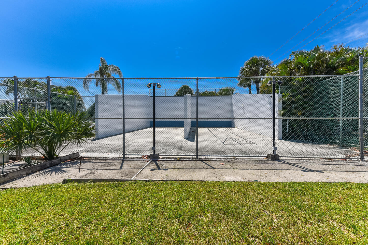 VILLAS OF OCEAN DUNES - Residential Lease
