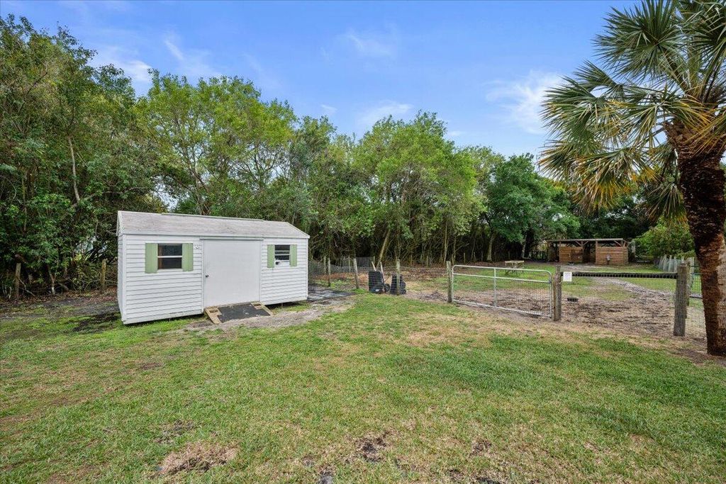 Photo of 15915 91st Terrace N, Jupiter, FL 33478 (MLS # B26002470)