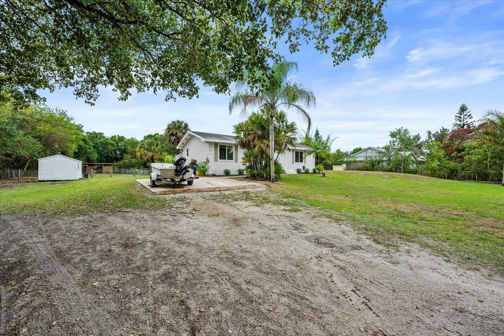 Photo of 15915 91st Terrace N, Jupiter, FL 33478 (MLS # B26002470)