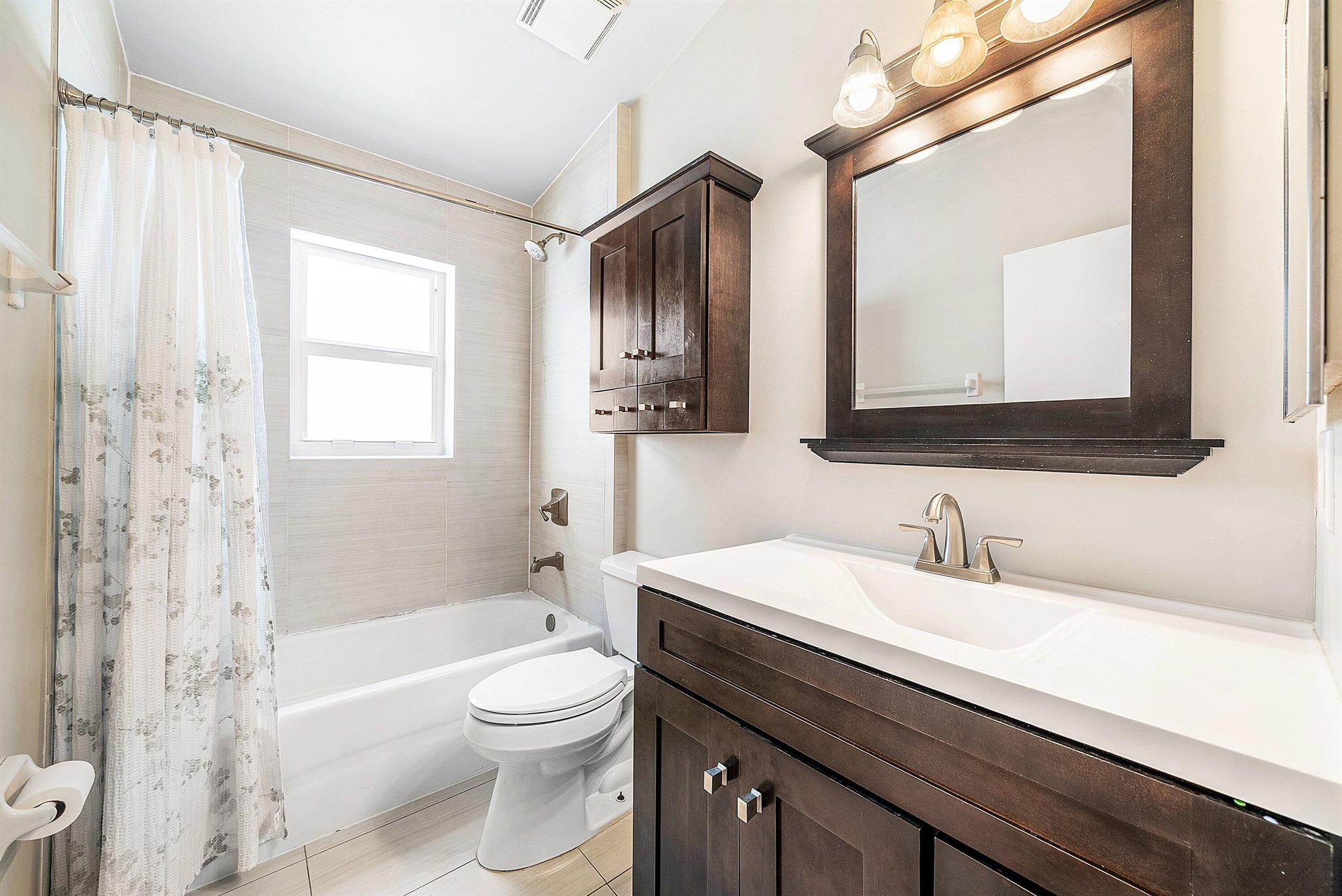 BOYNTON LAKES 6 - Residential