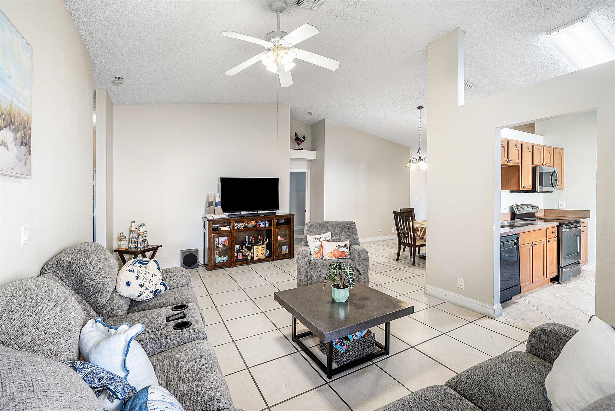 BOYNTON LAKES 6 - Residential