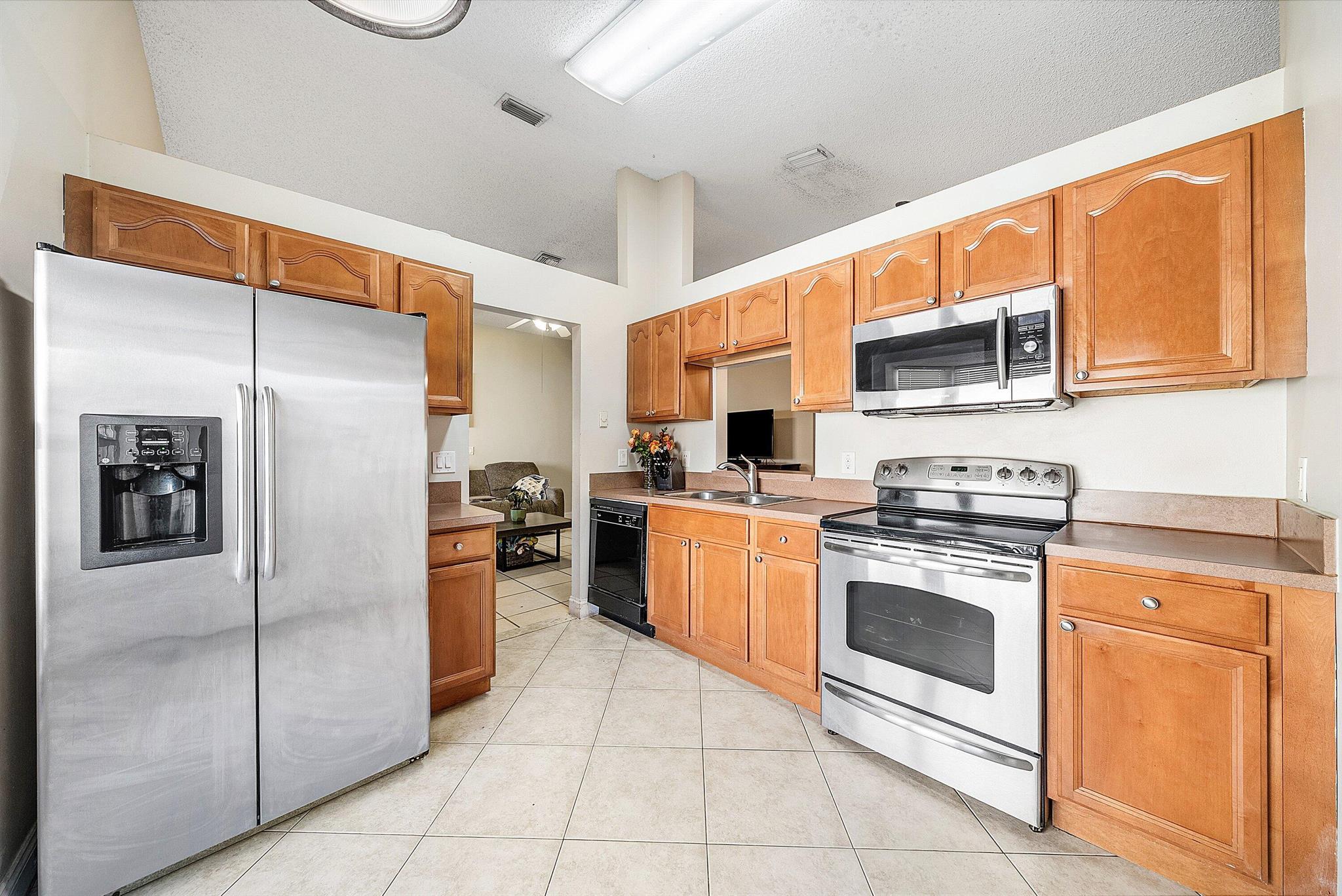 BOYNTON LAKES 6 - Residential