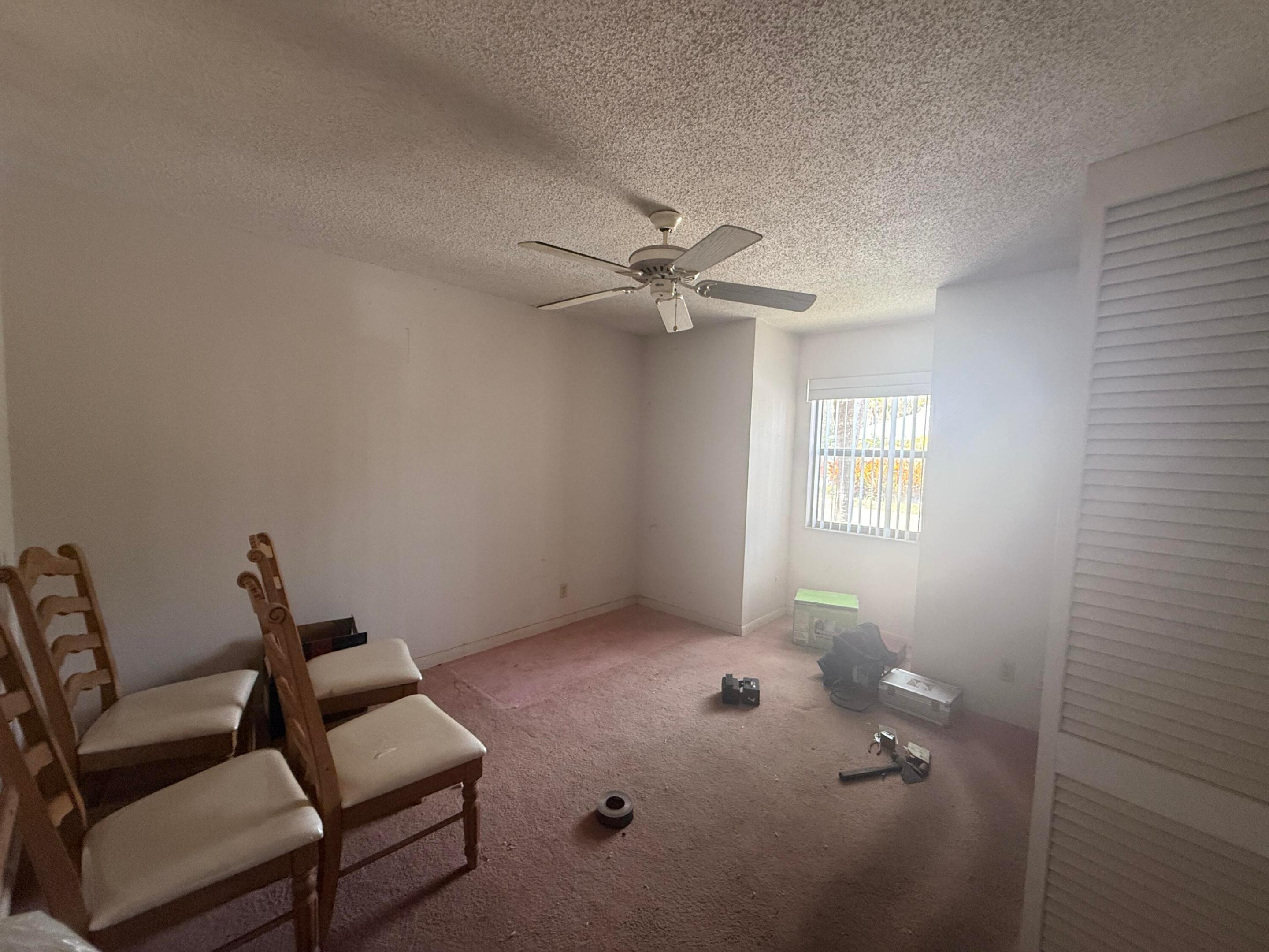 PARK SQUARE CONDO (AKA COUNTRY MEADOWS CONDO) - Residential