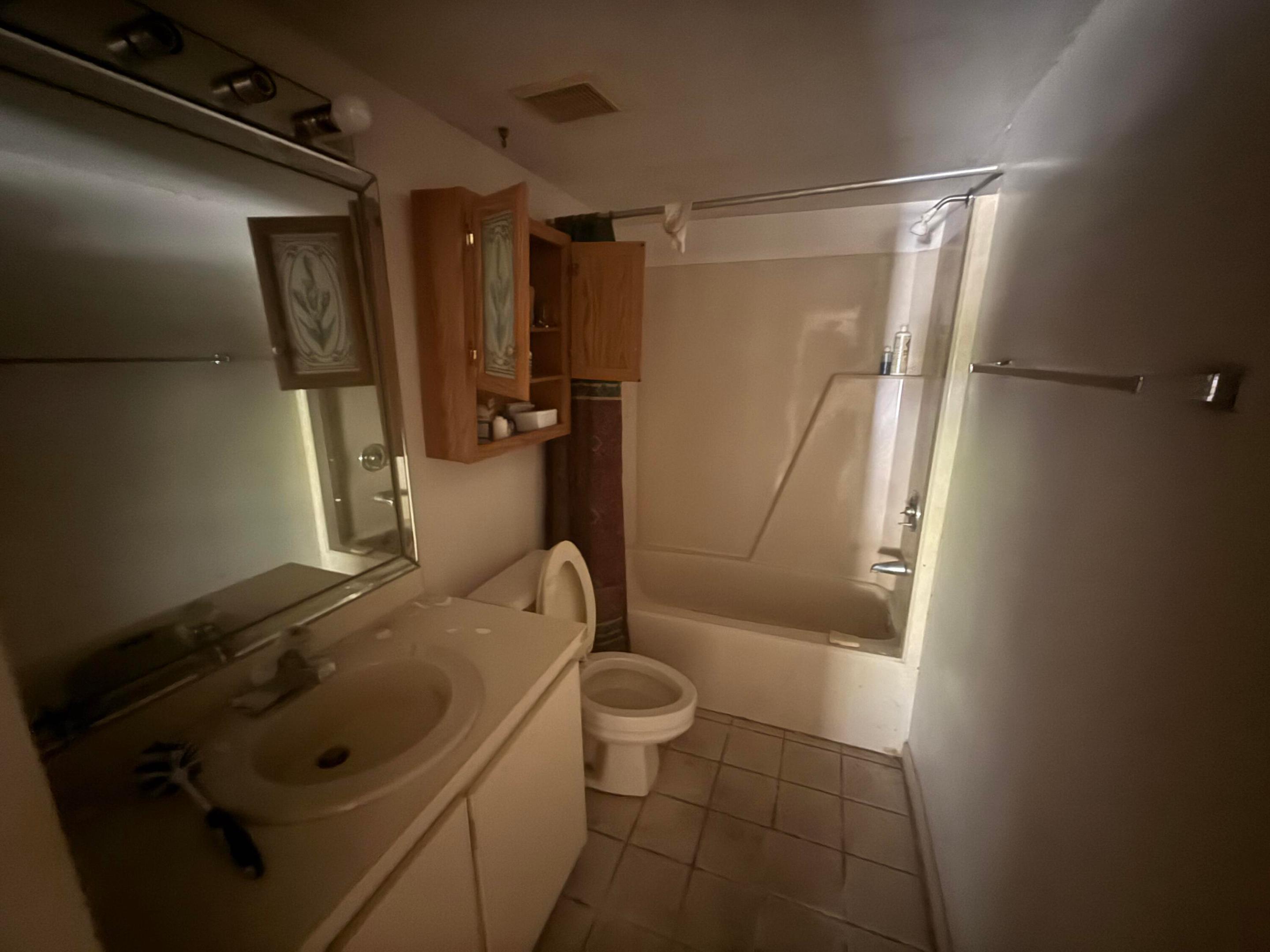 PARK SQUARE CONDO (AKA COUNTRY MEADOWS CONDO) - Residential