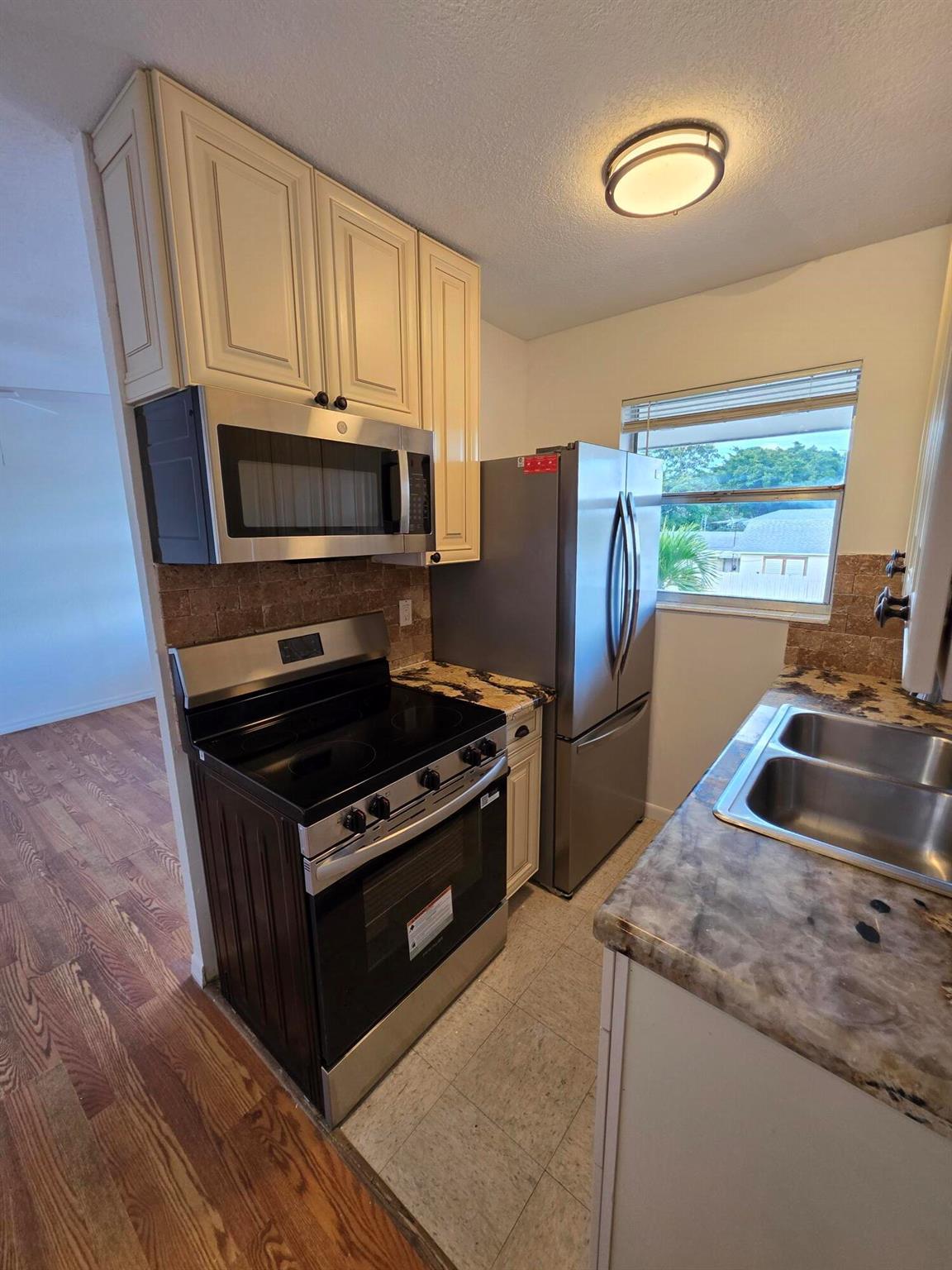 STERLING HOUSE CONDO - Residential Lease