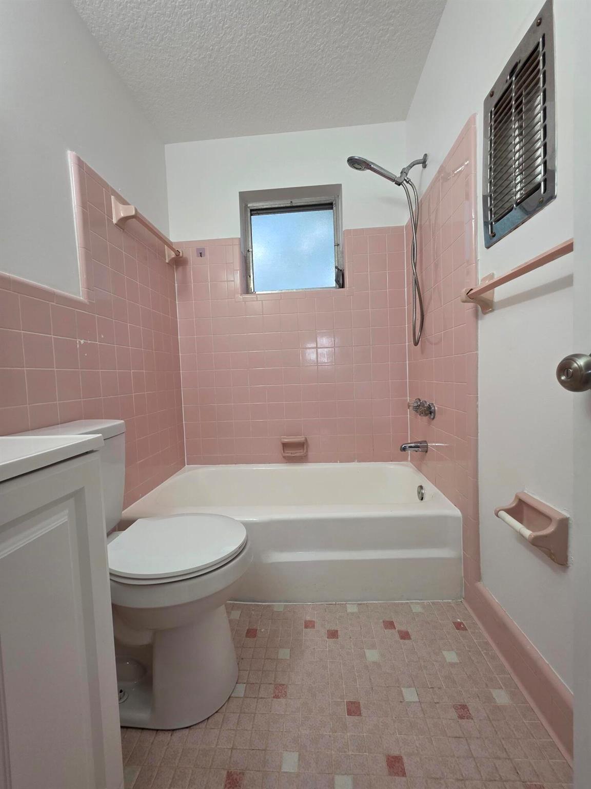 STERLING HOUSE CONDO - Residential Lease