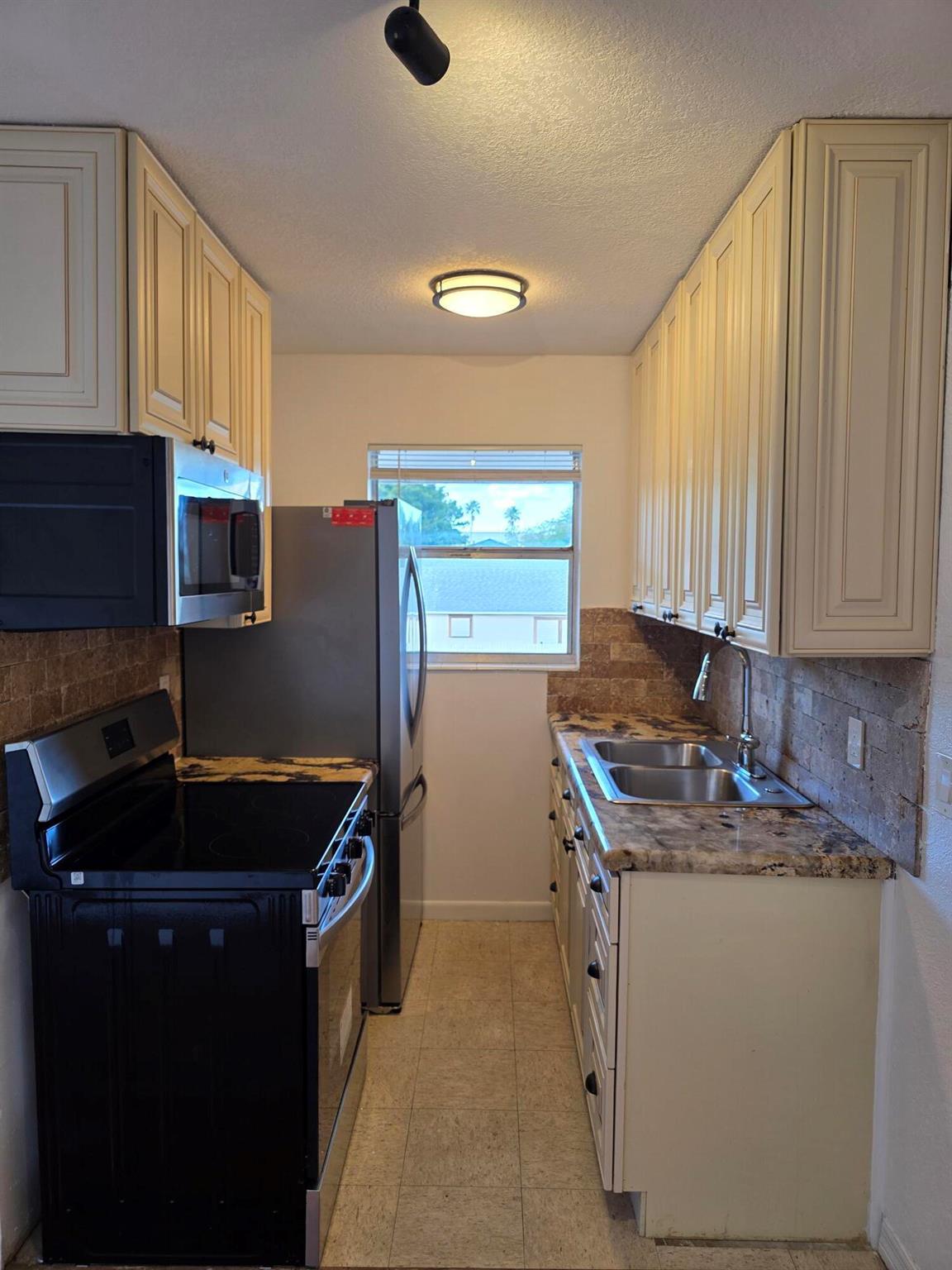 STERLING HOUSE CONDO - Residential Lease