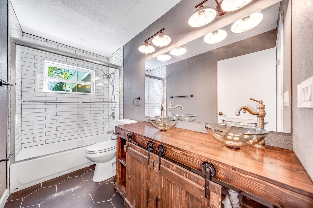 Photo of 6701 Fort Walton Avenue, Fort Pierce, FL 34951 (MLS # R10942476)