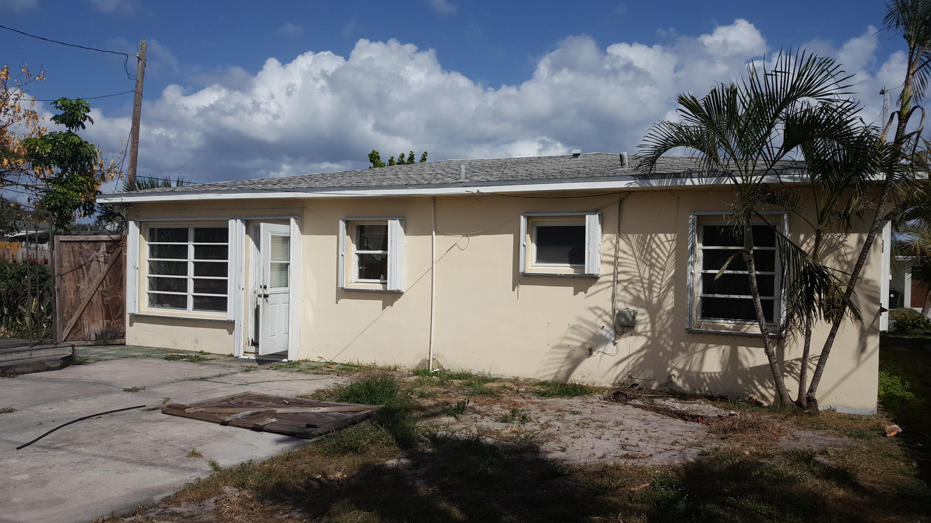 NORTH LAKE WORTH - Residential